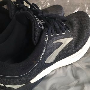 Used. 9/10. Brooks Purecadence7 running shoes.